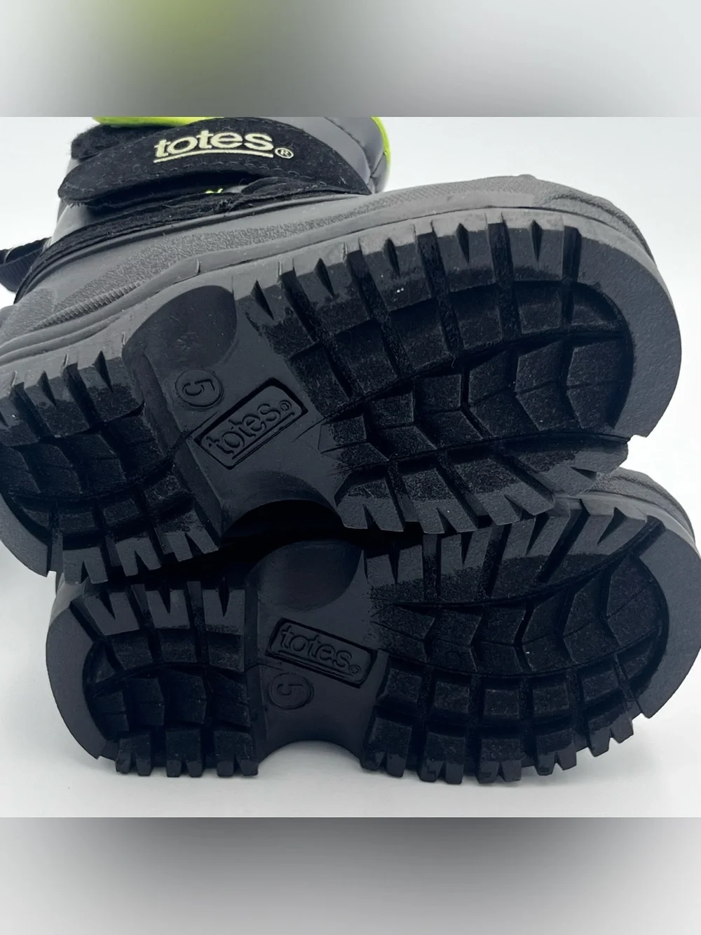 Totes Cody Insulated Snow Boots Black/Lime Green Size 5 Toddler